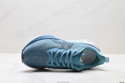 ASICS NOVAVLAST 4 Running Shoes: Slip-resistant, durable, suitable for outdoor trail running and casual sports.
