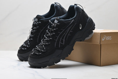 Asics Gel-Pickax Hiking Shoes: Shock-absorbing, slip-resistant, wear-resistant, lightweight, and suitable for outdoor use.