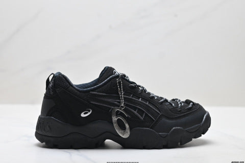 Asics Gel-Pickax Hiking Shoes: Shock-absorbing, slip-resistant, wear-resistant, lightweight, and suitable for outdoor use.