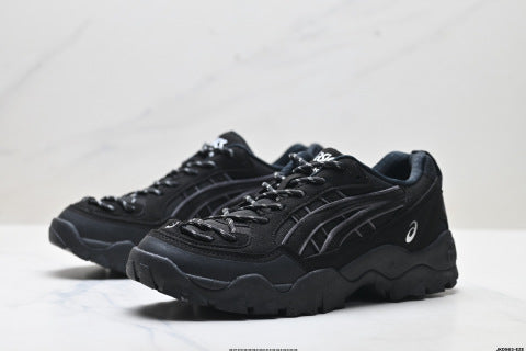 Asics Gel-Pickax Hiking Shoes: Shock-absorbing, slip-resistant, wear-resistant, lightweight, and suitable for outdoor use.