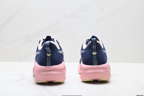 Asics NOVABLAST 5 LE Sneakers: Lightweight, breathable, cushioned, casual running shoes.
