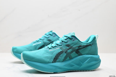 Asics NOVABLAST 5 LE Sneakers: Low-top, lightweight, breathable, cushioned casual running shoes.