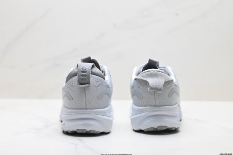 ASICS GEL-KAYANO 32 PLATINUM Running Shoes: Low-top, lightweight, professional running shoes.