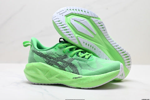 Asics NOVABLAST 5 LE Sneakers: Low-top, lightweight, breathable, cushioned, suitable for casual running and walking.
