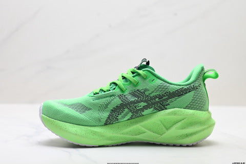 Asics NOVABLAST 5 LE Sneakers: Low-top, lightweight, breathable, cushioned, suitable for casual running and walking.