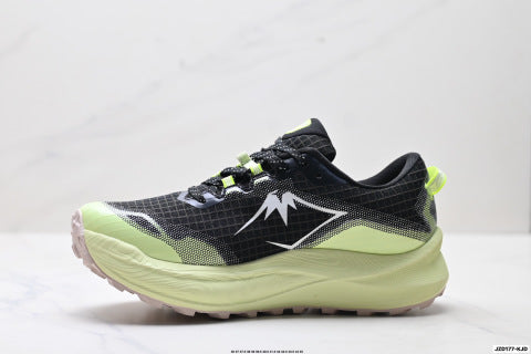 ASICS GEL-TRABUCO MAX 3 Running Shoes: Breathable Mesh, Durable, Suitable for Trail Running.